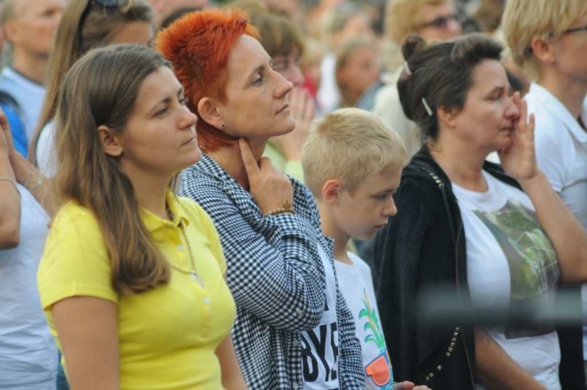 Pielgrzymi wyruszyli w drogę na Jasną Górę [ZDJĘCIA]