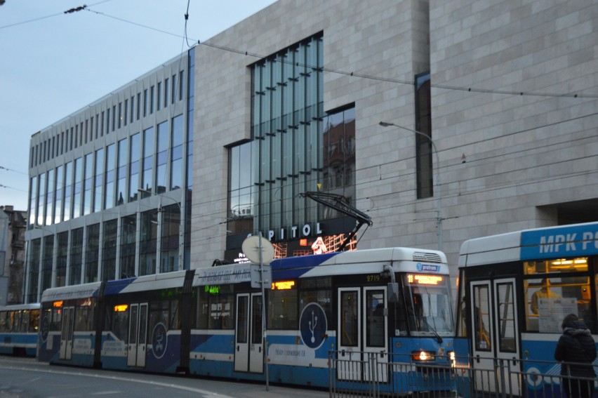 Biurowiec przy Capitolu już prawie gotowy [ZDJĘCIA, WIZUALIZACJE]