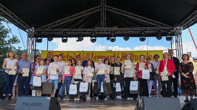 Uczniowie ze szkół z województwa świętokrzyskiego znalazły się wśród nagrodzonych w prestiżowym konkursie historycznym