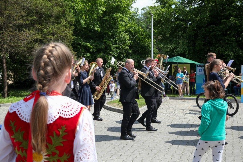 Kraków. Roztańczony piknik krowoderski w Domu Harcerza [GALERIA]