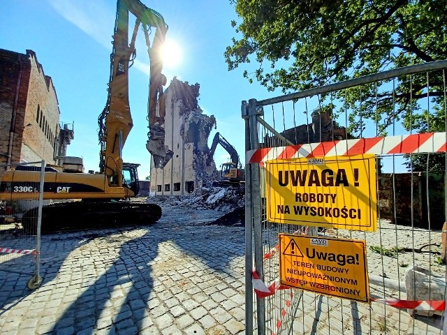 Wyburzanie budynków w Porcie Miejskim we Wrocławiu 8.09.2021