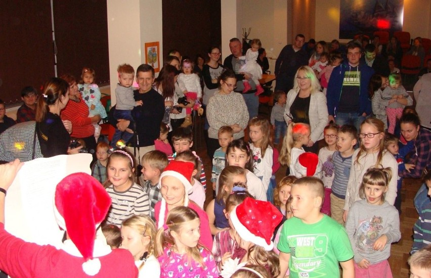 Starachowice. Radosne spotkanie z Mikołajem w Spółdzielczym Domu Kultury