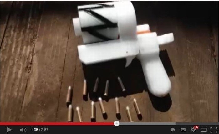 Wydrukował pistolety na drukarce 3D, z których można strzelać
