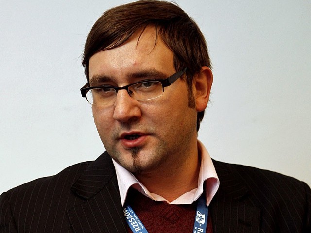 Łukasz Sikora, szef marketingu Spółki Lotniskowej "Rzeszów-Jasionka&#8221;.