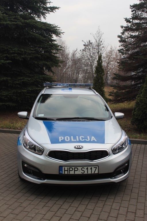 Świętochłowice: Policjanci odebrali kluczyki do nowych radiowozów [ZDJĘCIA]