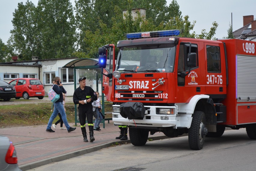 Niewybuch w Olszewie-Borkach. Na posesji przy ul. Warszawskiej znaleziony został 500-kilogramowy pocisk rakietowy. 29.09.2020