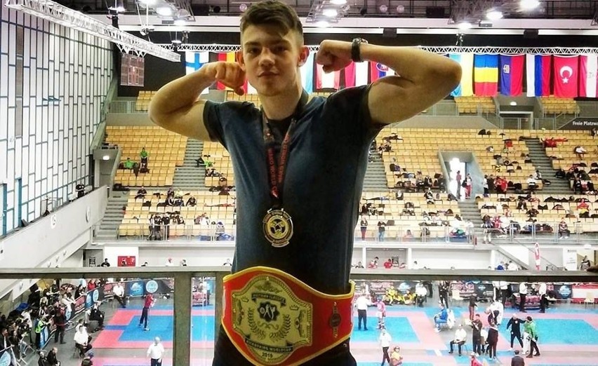Filip Zawłocki z Dragona Starachowice najlepszy na zawodach w Pucharze Świata w kickboxingu w austriackim Innsbrucku