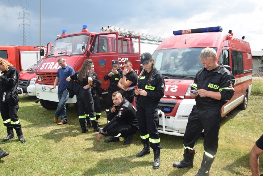 Bosutów i Poskwitów to najlepsze drużyny strażackie w powiecie krakowskim. Zawody sportowo-pożarnicze [ZDJĘCIA]