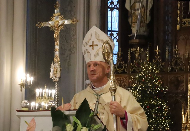 W katedrze radomskiej pod wezwaniem Opieki Najświętszej Maryi Panny w Radomiu odbyły się uroczystości objęcia posługi pasterskiej nad diecezją radomska przez biskupa Marka Solarczyka.