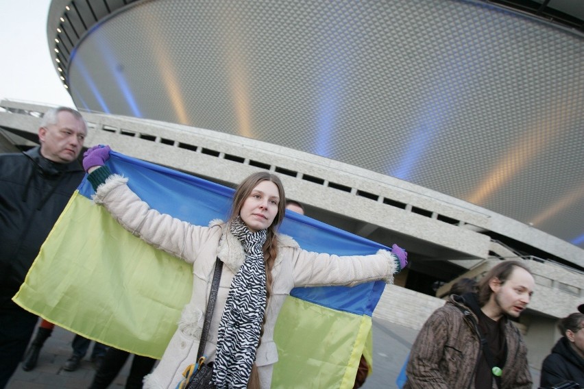 Studenci z Ukrainy w akcji Solidarni z Ukrainą w Katowicach