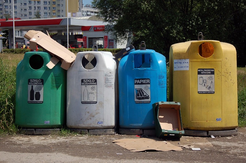 Kraków: oto stosy nieposegregowanych śmieci. A co dzieje się na Twoim osiedlu? [ZDJĘCIA]