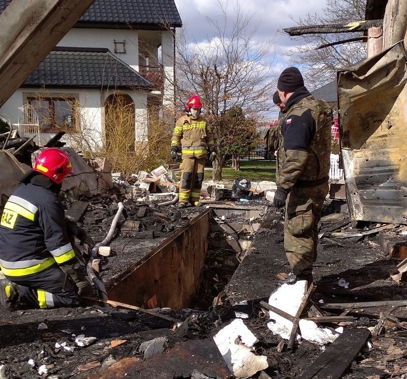 Jest prokuratorskie śledztwo w sprawie wybuchu w Miłkowie, w gminie Bodzechów. Na posesji znaleziono prawdziwy arsenał broni