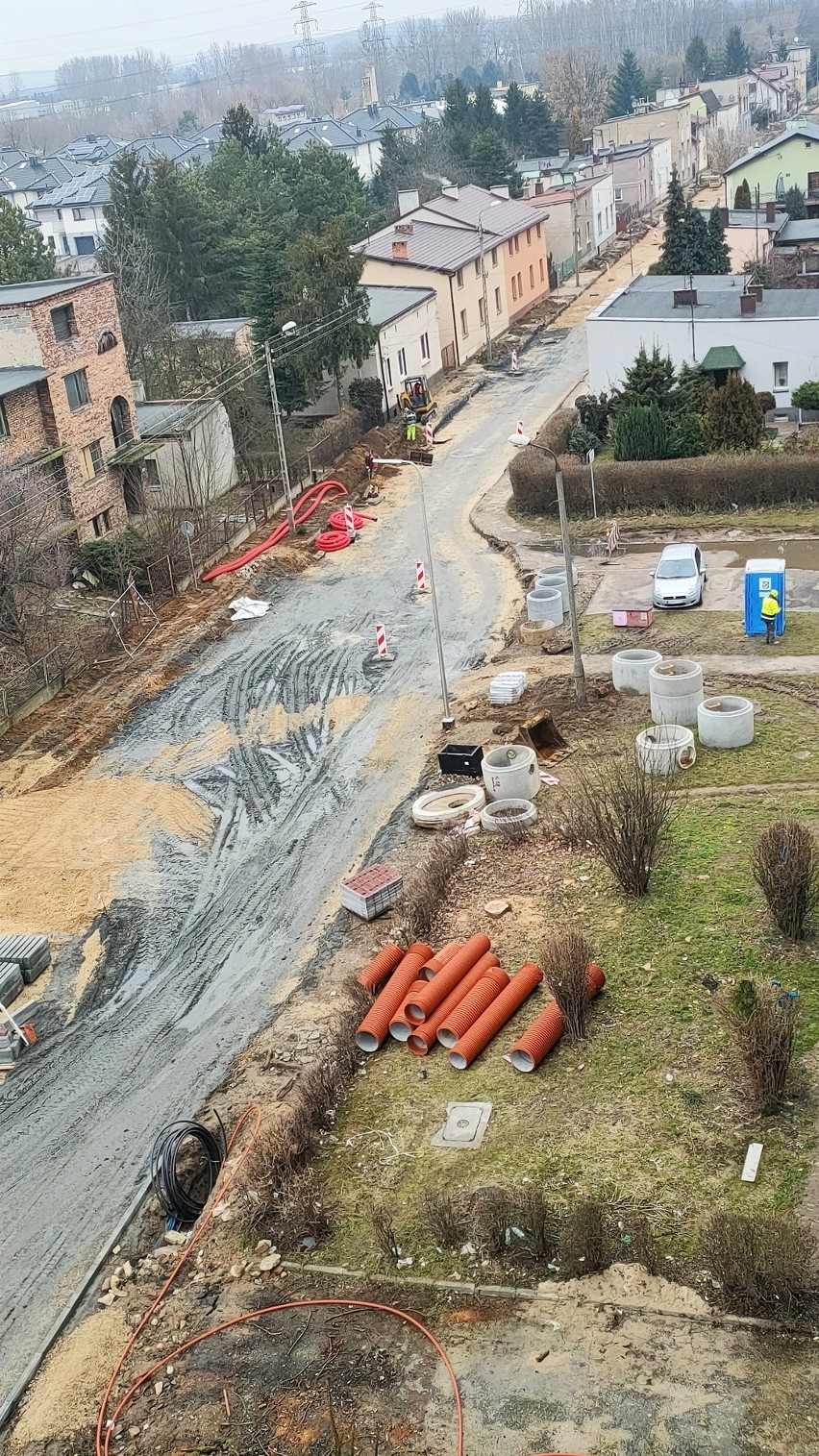 Przebudowa i remont ul. Ogrodowej w Czeladzi trwa także zimą...