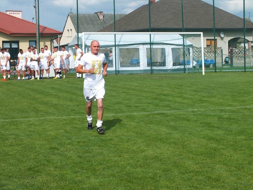 Rodzina, przyjaciele i kibice uczcili w Orońsku pamięć zmarłego piłkarza Krzysztofa Gumulaka