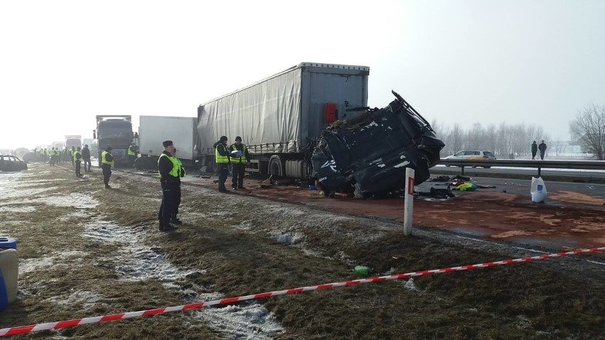 Karambol na autostradzie A1 pod Piotrkowem