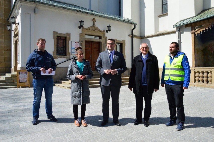 Nowe otoczenie myślenickiego sanktuarium [ZDJĘCIA]