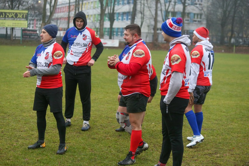 Rugbiści Budowlanych Lublin zagrali noworoczny mecz. "Zamiast leczyć ból głowy" (ZDJĘCIA)