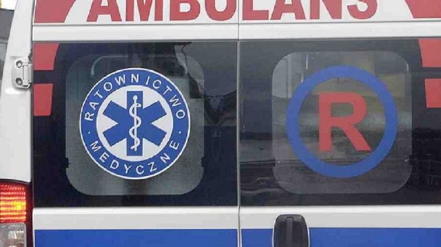 Dwie osoby zostały ranne w wypadku we wsi Borowe koło Gozdnicy (powiat żagański). Doszło tam do zderzenia busa z samochodem osobowym.