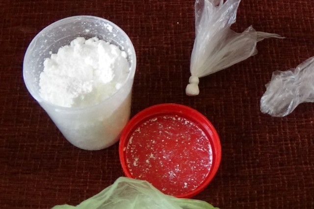 W jednym z mieszkań na toruńskiej starówce policjanci znaleźli kilogram amfetaminy