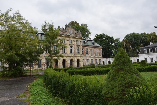 Burmistrz gminy Szczekociny ma wiele planów wobec pięknego pałacu.Zobacz kolejne zdjęcia. Przesuwaj zdjęcia w prawo - naciśnij strzałkę lub przycisk NASTĘPNE