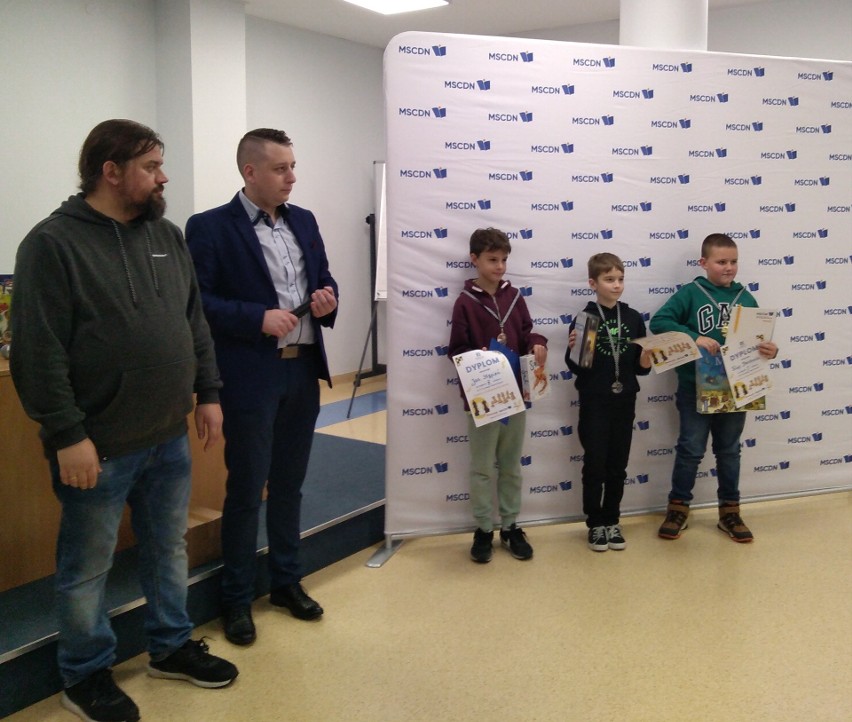 Sukcesy młodych szachistów z Publicznej Szkoły Podstawowej numer 2 w Przysusze