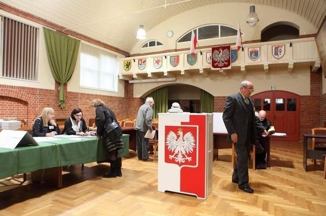II tura wyborów samorządowych odbywa się w niedziele 30 listopada.