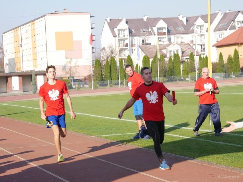 Kozienice. Na sportowo uczcili setną rocznicę niepodległości. 100 minut biegu na 100 lat niepodległej Polski (Zdjęcia) 