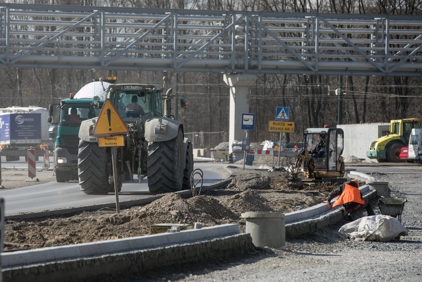 Zobacz postęp prac przy przebudowie ul. Igołomskiej [GALERIA]