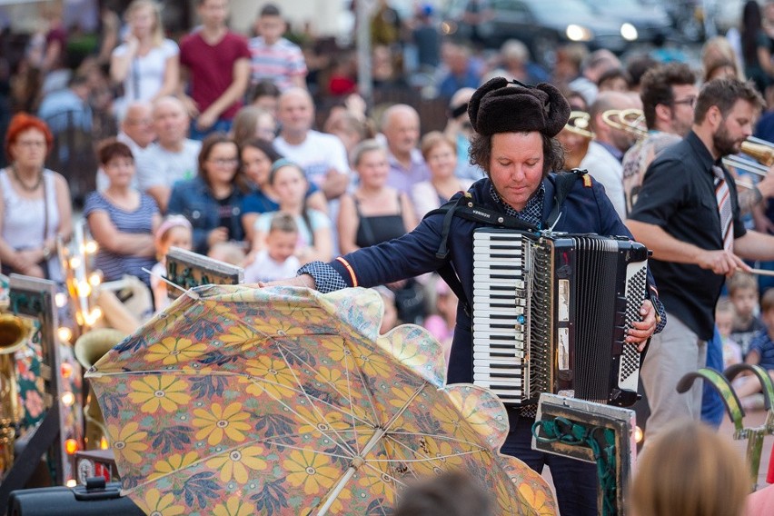 31 ULICA. Międzynarodowy Festiwal Teatrów Ulicznych dzień 1 [ZDJĘCIA]