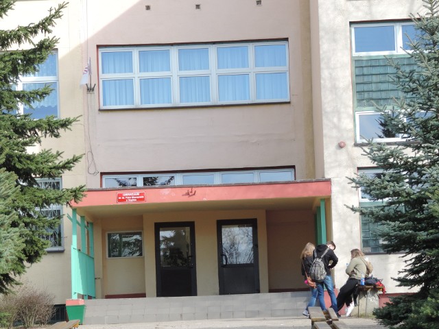 W budynku likwidowanego gimnazjum mieści się szkoła podstawowa numer 1, będzie także przedszkole numer 4