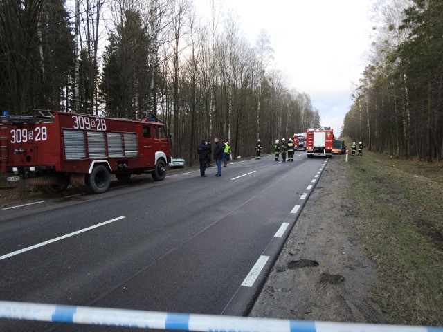 Tragiczny wypadek w gminie Strzelno. W miejscowości Ciencisko w wyniku zderzenia dwóch aut osobowych śmierć na miejscu poniósł 18-letni kierowca seata.Więcej na kolejnych zdjęciach >>>>>Piraci drogowi w regionie. Niemal doprowadzili do tragedii!  [wideo - program Stop Agresji Drogowej 4] 