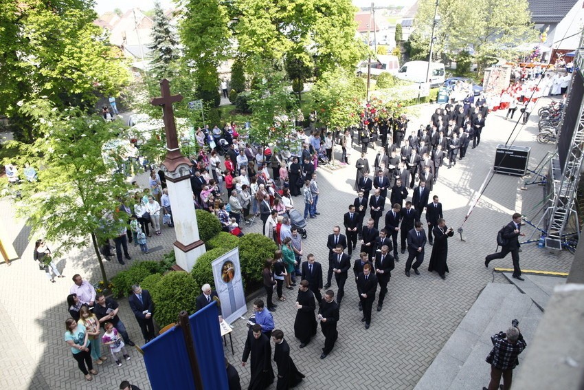 Kilka tysięcy Opolan przybyło do Jemielnicy na Świ...