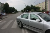 Kolejna stłuczka na skrzyżowaniu Prostej i Sowińskiego w Wyszkowie (zdjęcia)