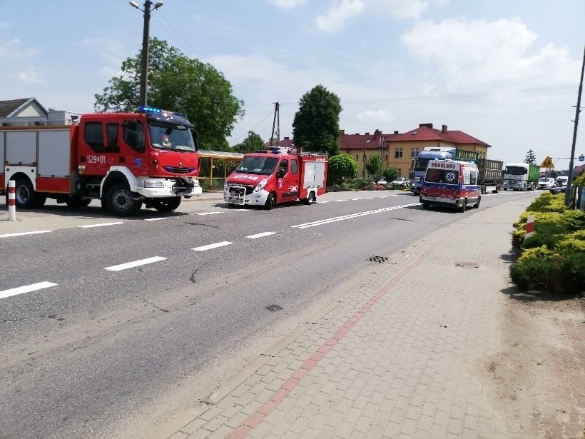 Dziecko na rowerze potrącone przez ciężarówkę w Tryńczy koło Przeworska. Wezwano śmigłowiec LPR [ZDJĘCIA]