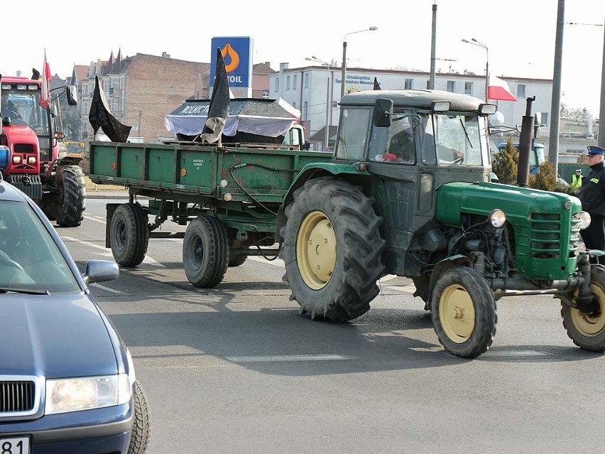 Rolnicy protestowali w Grudziądzu. Dziś będą pikietować w Bydgoszczy [zdjęcia, wideo]