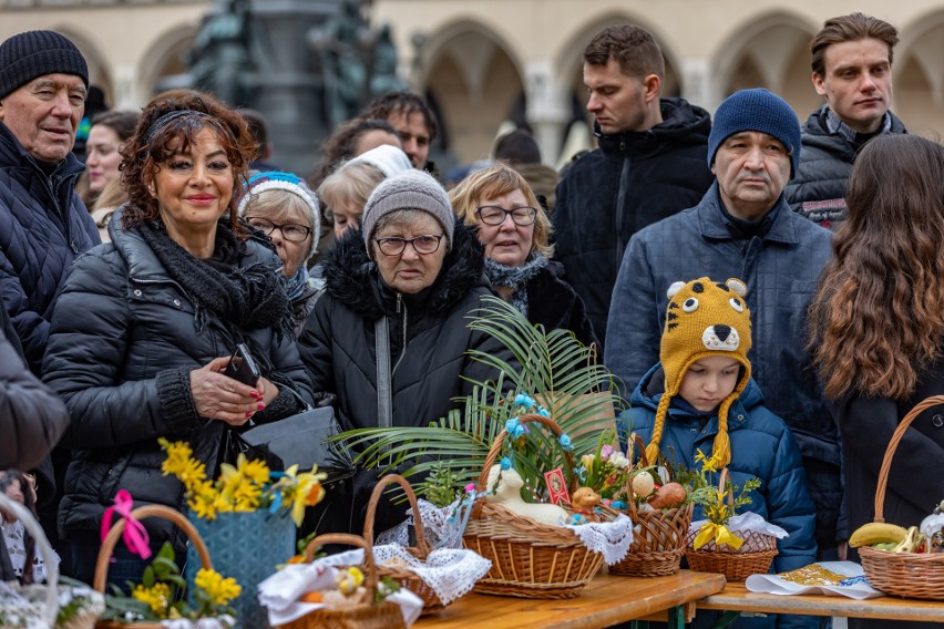 Wielkanocne święcenie na Rynku: pod Bazyliką Mariacką i na...