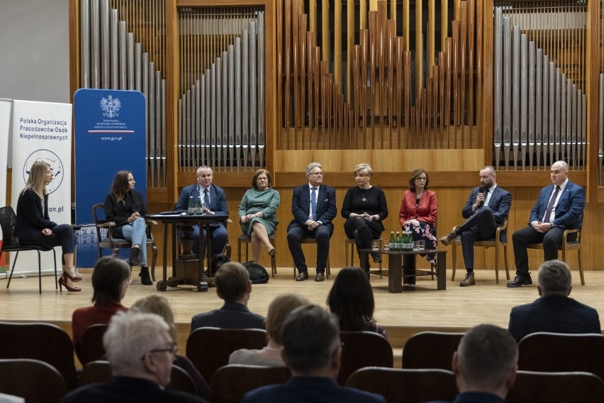 Migawka z panelu dyskusyjnego podczas forum "Aktywizacja...