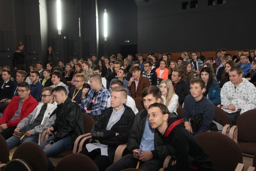 Quiz „Gramy dla Niepodległej” w Sandomierzu. Poznaj zwycięzców akcji wojewody świętokrzyskiego (ZDJĘCIA)