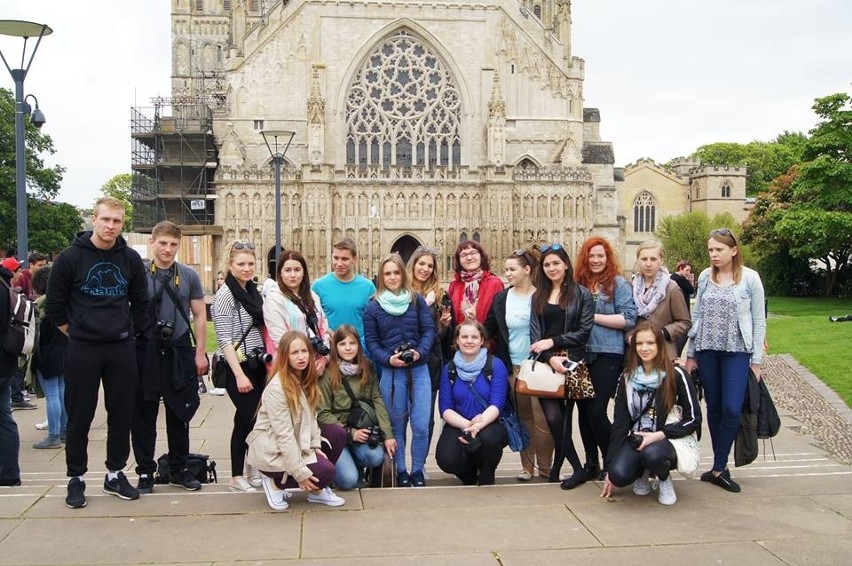 Wycieczka do Exeter grupy uczniów przebywającej w Anglii.
