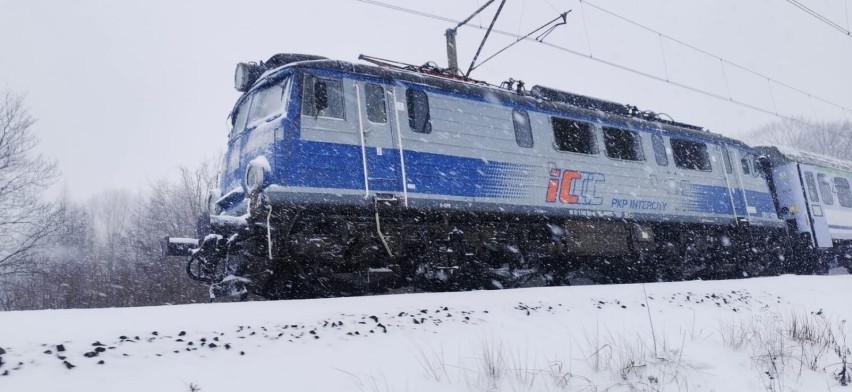 Zderzenie busa z pociągiem w Wałbrzychu 21.01.2023