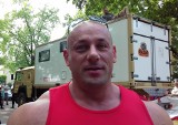 Robert Burneika na zawodach strongmanów. Hardkorowy Koksu pozdrawia Czytelników „Expressu”! [ZDJĘCIA, FILM]