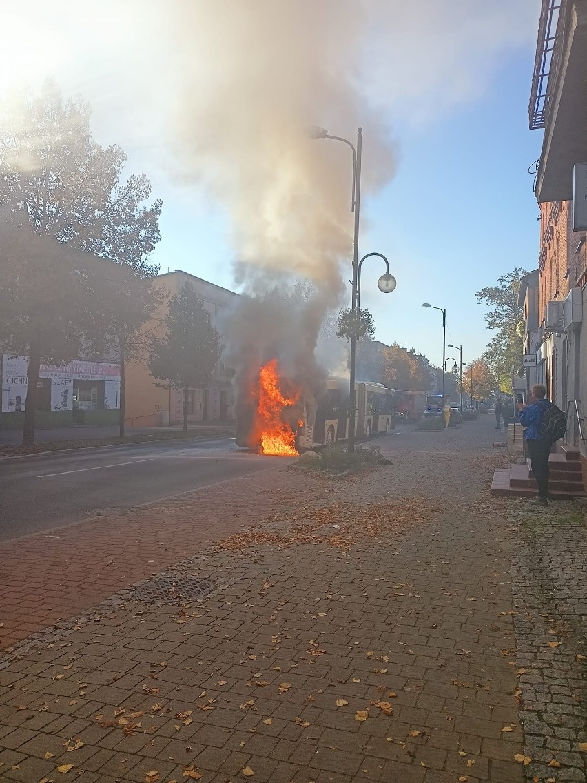 Płonący autobus na Bytomskiej