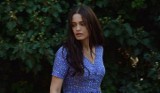"Więzień miłości". Deniz Özlem Durmaz zagrała Azize w 3. sezonie "Adını Sen Koy". To turecka Angelina Jolie!