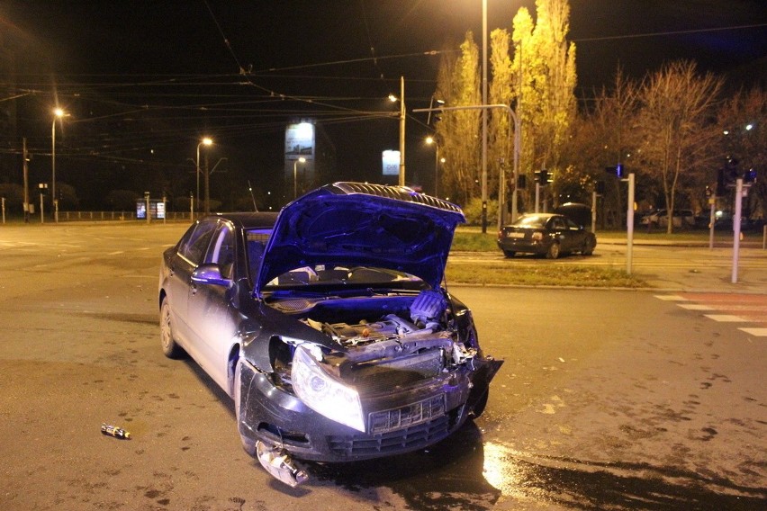 Groźny wypadek na Przybyszewskiego. Dwoje dzieci w szpitalu [ZDJĘCIA]