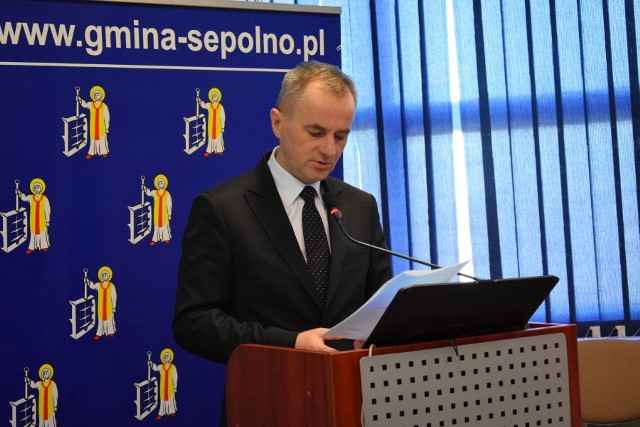Burmistrz Sepólna Waldemar Stupałkowski zapowiada remont drogi w Dziechowie. W lipcu ma być gotowa