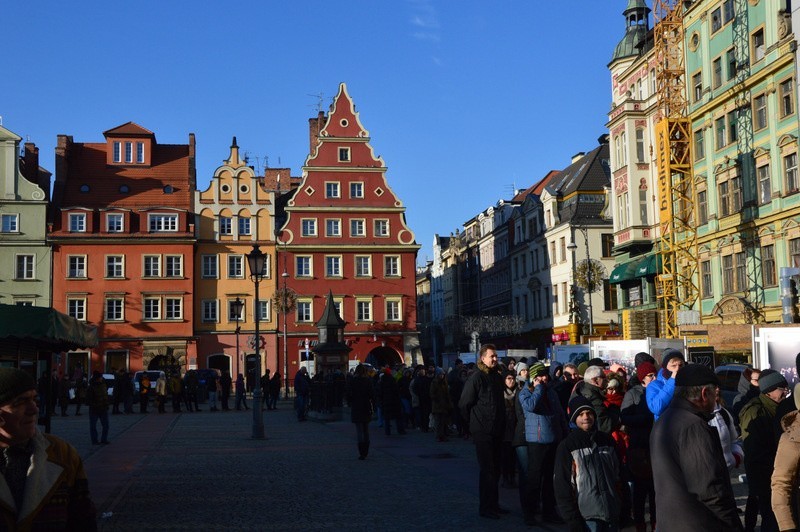 RMF FM rozdaje choinki we Wrocławiu. Na pl. Solnym tłumy