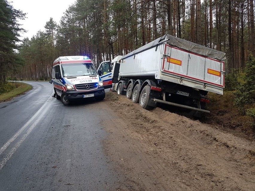 Na drodze wojewódzkiej nr 212 między Lipnicą a Zieloną...