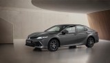 Toyota Camry Hybrid. Co zmienia lifting? 