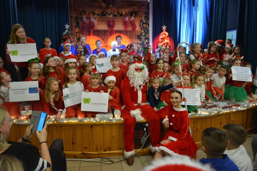 "Świąteczny przegląd artystyczny" w Bojanowie. Mikołaj także dotarł, zobaczcie zdjęcia