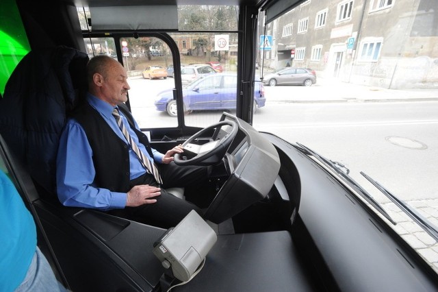 MZK testuje w Opolu autobus hybrydowy Solaris. W latach 2014-2020 firma chce kupić za pieniądze z funduszy unijnych 38 pojazdów z takim silnikiem.